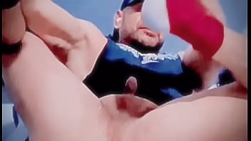 Heterosexual se pica su culo apretado