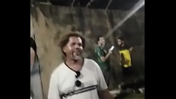 Mendigo com a gostosa