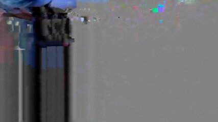 051XH un video porno con una guarrilla de perolas gordas