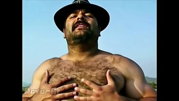 Gitano del Este baila provocativo