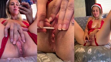 Gorgeous Blonde Masturbates Her Peehole For First Time!