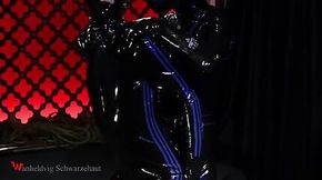 LATEX PUPPYPLAY DOMINATION