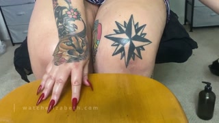 BBW MILF Elizabeth Dresden Longa Unha Vermelha Fetiche de Mão ASMR