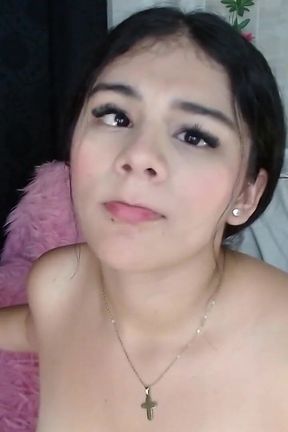 Linda Colombian Girl Gets Naked and Masturbates in Her Room