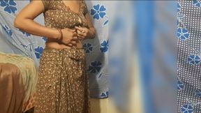 Desi Bhabhi&#039;s Sexy Video Village Bhabhi Opening All Clothes