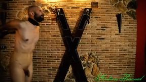 Pegging a Víctor con mi polla verde
