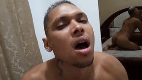 prazersecreto - mulher casada ensina marido a chupar uma rola na casa de motel