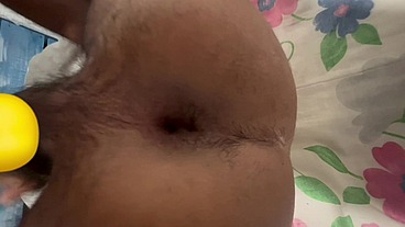 Que rico es follar a pelo con tu amigo pollito y dejarlo escurriendo semen de su culo