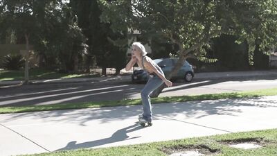 Teen stepsister Jessie Saint drove up to stepbro to ride his big hard dick