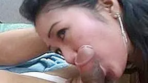 Chica caliente con coño asiático mojado follado duro