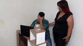 mi secretaria es una madura muy caliente. chupa muy rico mi verga