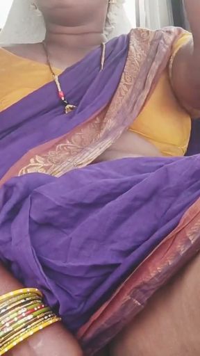 Beautiful Telugu Maid car sex, telugu dirty talks..crezy momos...   Clip 3