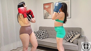 BOXING GLOVES TRAINING PUN CHING THEIR STOMACH SPORT WEAR