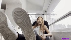 Shelly's Sweaty Feet HD