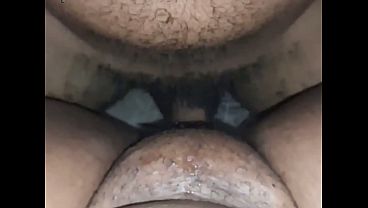 A esposa evangelica, nao resiste a rola do pastor, leva porra na xota enquanto chifra o o corno