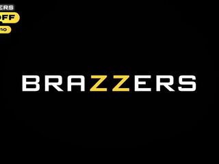 Don't Bang My Twat, Bang My Booty.Anna Claire Clouds / Brazzers