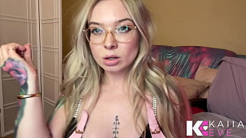 Loser Cuck Front Row to be Cum cleanup Crew