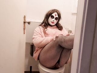 Young trans woman jerks off in the throne-room