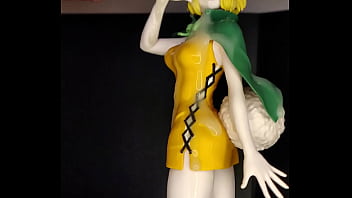 Carrot (One Piece) figure slow-motion