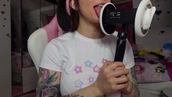 DizzyDora666's Sweet Ear Licking ASMR Countdown