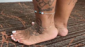 Dissatoes Wide Feet Walking & Modeling