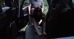 doggong a la portiere de la voiture