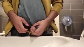 Fast Piss in Sink in Public Toilet