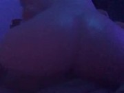 Sacándome la leche con una muñeca