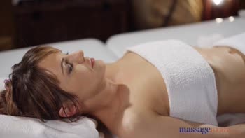Shalina Devine and Dominica Phoenix: Oiled-Up Lesbian Massage