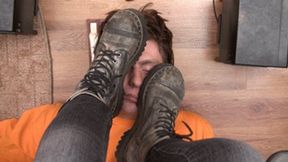 My passion is to see your face under my Doc Martens shoes, vf3287x 1080p