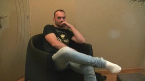 2260 salope kiffe sniffer les pieds de ses bossvoici killian un bonne salope ...