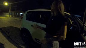 vadia casada brincando em publico e recebe gozada - ana rothbard