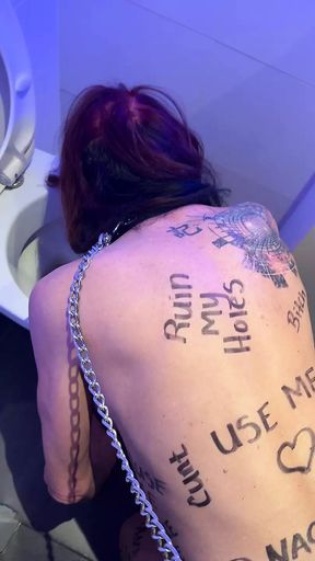 Toilet Cleaning Slut