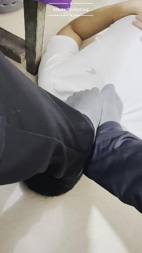 This F🅰️G crawled on floor & begged to sniff my stinky socks while I was working from home

#findom #paypig #alphamaster #maledom #socksworship