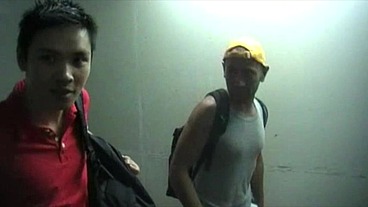 twink asiat fuck by 2 guy in toilett public