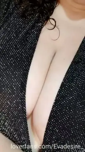 Vídeo con mi nuevo body, un gran escote ¿No creen? 🤤🤤🔥 #tetasgrandes #tetazas #tetasnaturales #lencería #española
