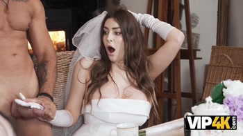 VIP4K. The Bride's friends prepares the best gift for her