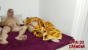 minha enteada estava com o rabao pra fora passei o pau