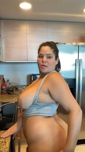 Live Stream with Dani Valentina