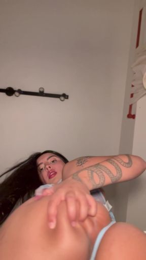 Funny girl can't stop farting in front of camera