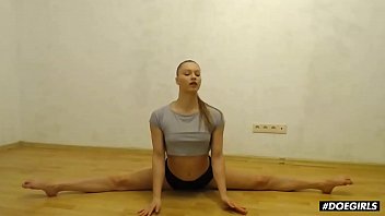 DOEGIRLS - #Mia Split - Flexible Russian Teenager Use Dildo During Her Workout Routine And Reach Orgasm