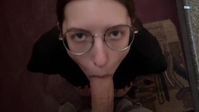 Unknown woman blew me hot in the lobby
