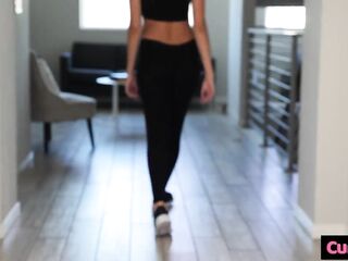 Jogging Bang Toy Brings Home Schlong To Fill Her Perspired Snatch