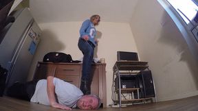 Chelsea's Super Hard Head Trampling Boots FLOOR CAM (4K)