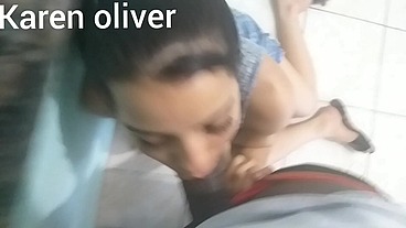 Corno lava a louça enquanto sua mulher chupa o negao debaixo dos seus olhos * jefao