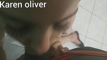 Corno lava a louça enquanto sua mulher chupa o negao debaixo dos seus olhos * jefao