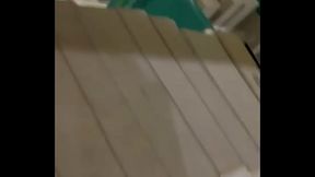 ninfetinha pagando um boquete na biblioteca da escola