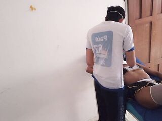 The masseur makes the pastor of the recent ecclesiastical religion very moist.