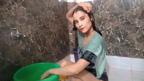 Collage girl ka hua bathroom MMS viral video