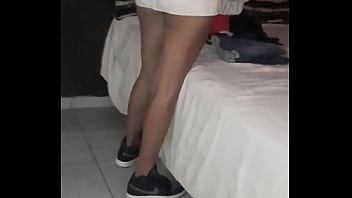 Karely  con su rica short falda